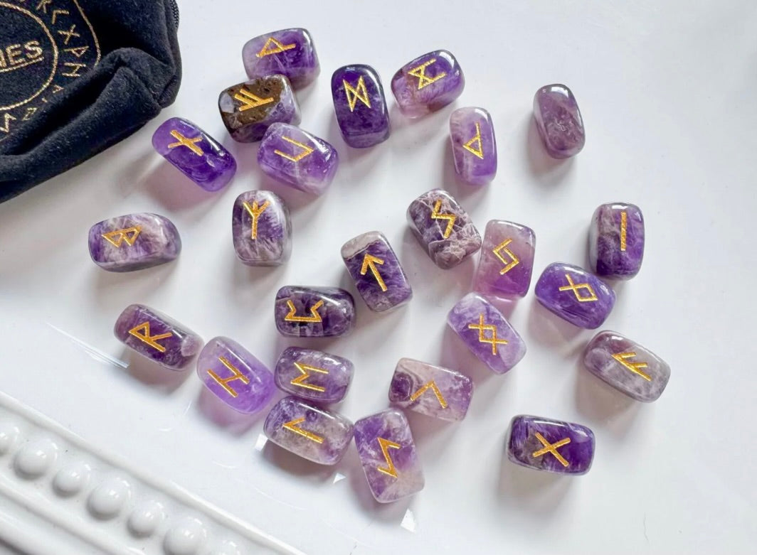 Lit VVitch ~ Runes of quality natural crystal agate stones. Obsidian, nivin, amethyst, lapis lazuli, rose quarts, red jasper, ect....